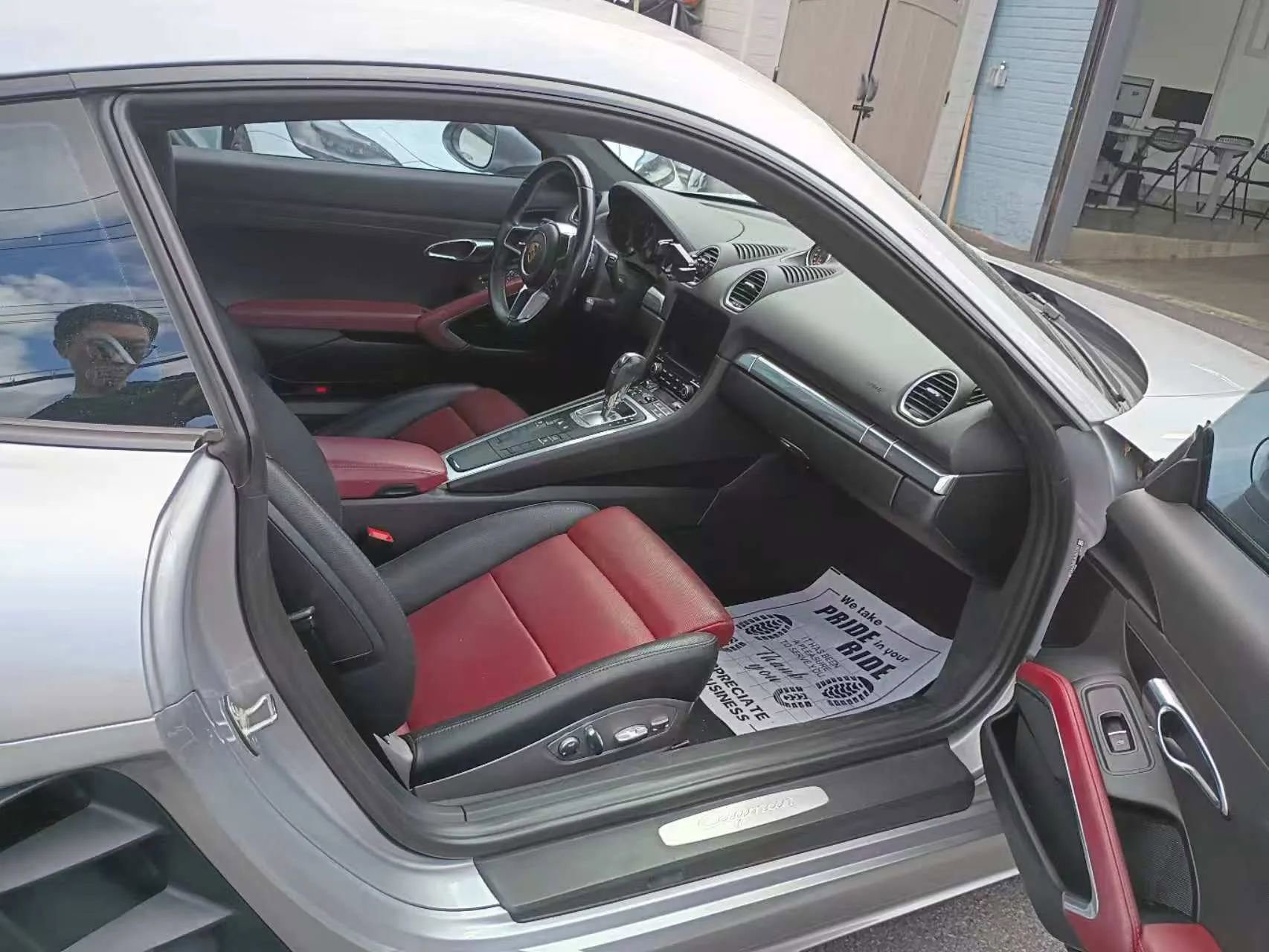 Used 2018 Porsche 718 Cayman RWD image 10