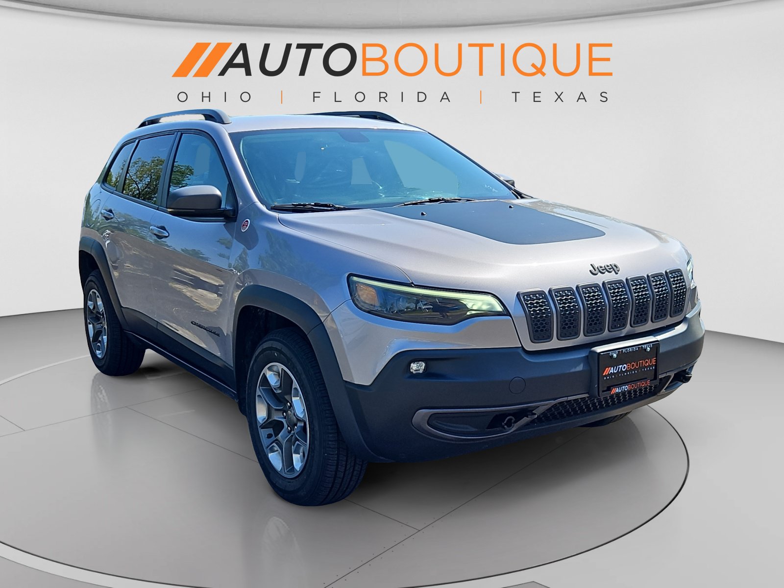 Used 2019 Jeep Cherokee Trailhawk w/ Cold Weather Group AWD/4WD image 7