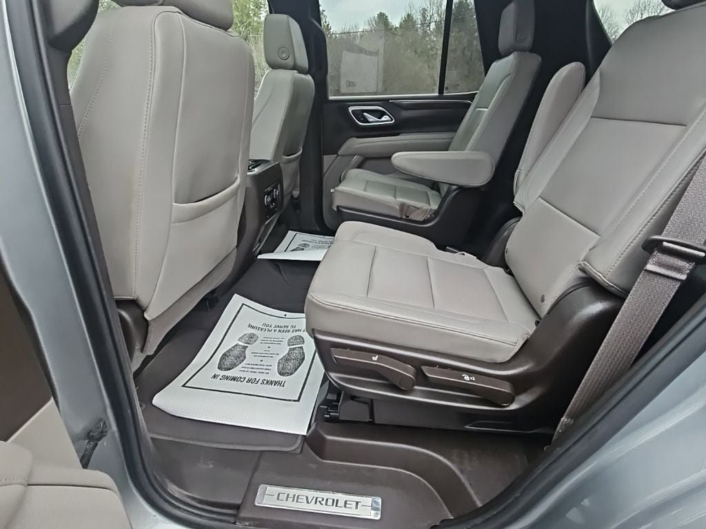 Used 2023 Chevrolet Tahoe Z71 w/ Luxury Package AWD/4WD image 19