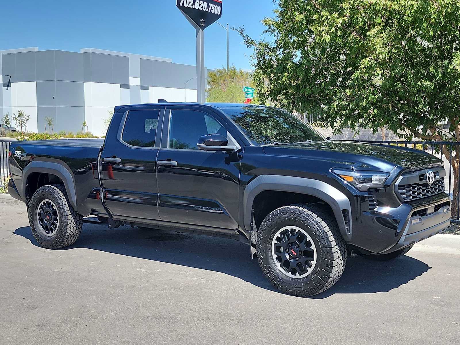 Used 2024 Toyota Tacoma TRD Off-Road w/ TRD Off Road Premium Package AWD/4WD image 2