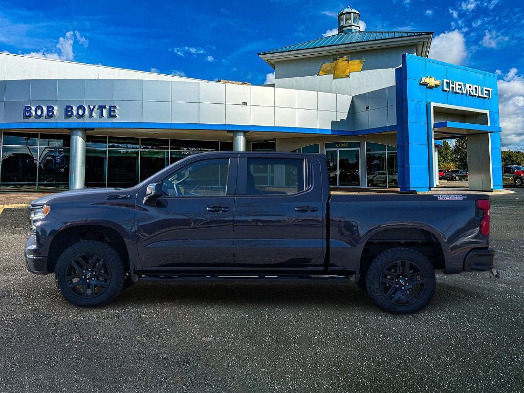 Used 2024 Chevrolet Silverado 1500 LT Trail Boss w/ Convenience Package II AWD/4WD image 8