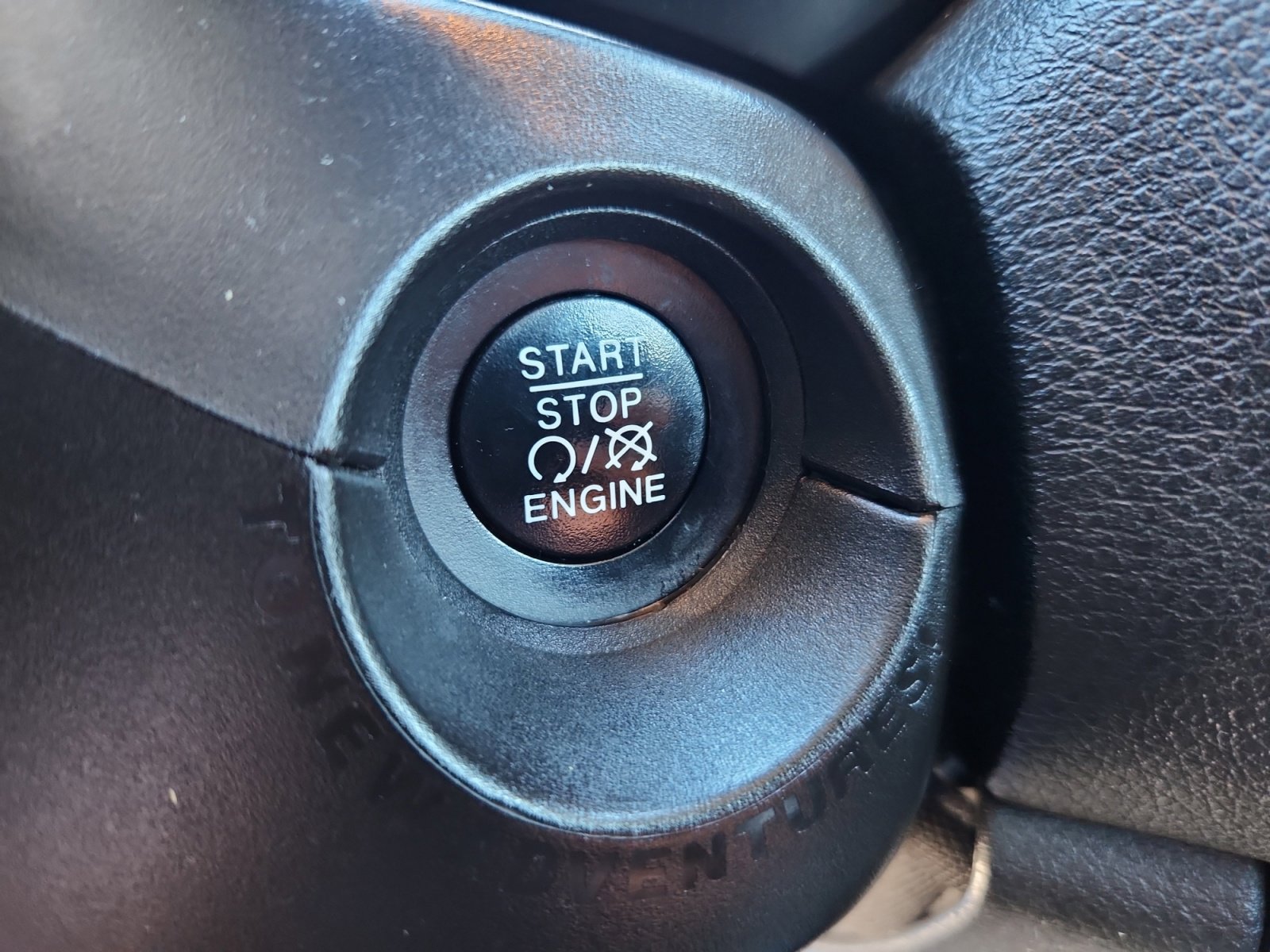 Used 2020 Jeep Renegade Latitude w/ Popular Equipment Group image 30