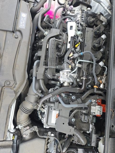 Used 2025 Toyota Prius LE FWD image 19