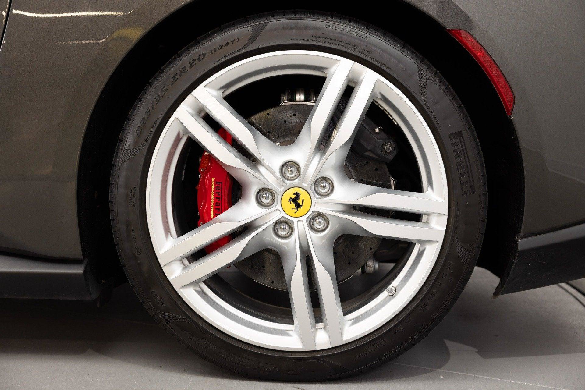 Used 2019 Ferrari Portofino RWD image 22