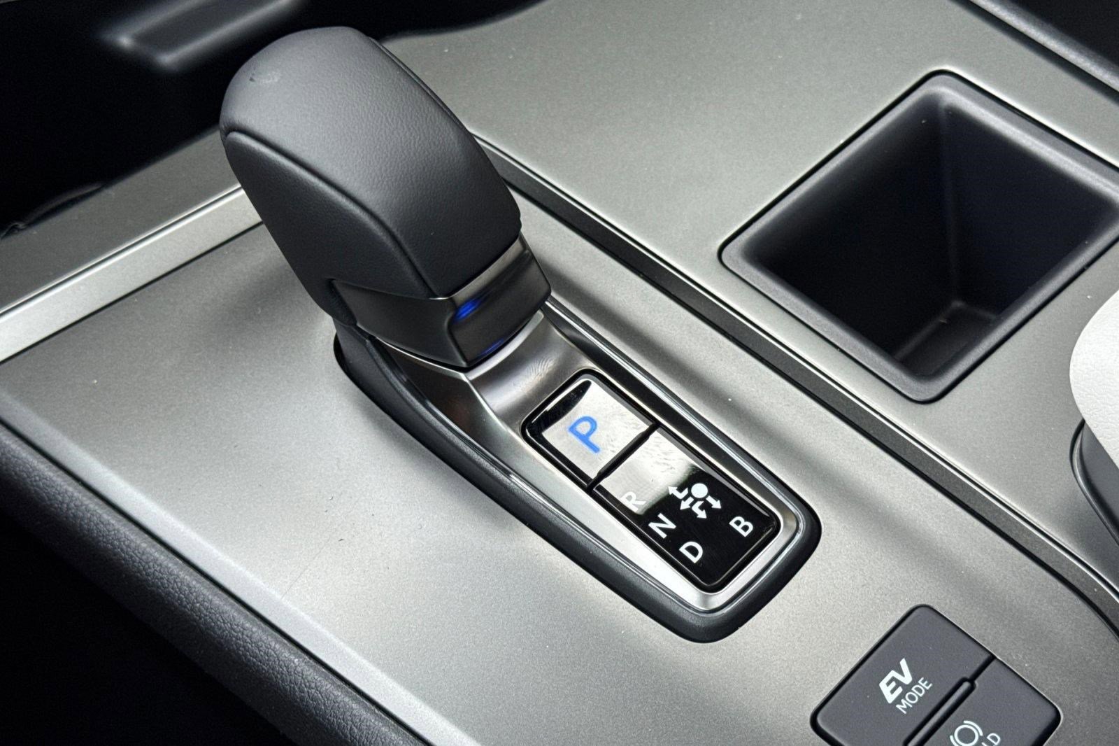 New 2026 Lexus UX 300h FWD image 17