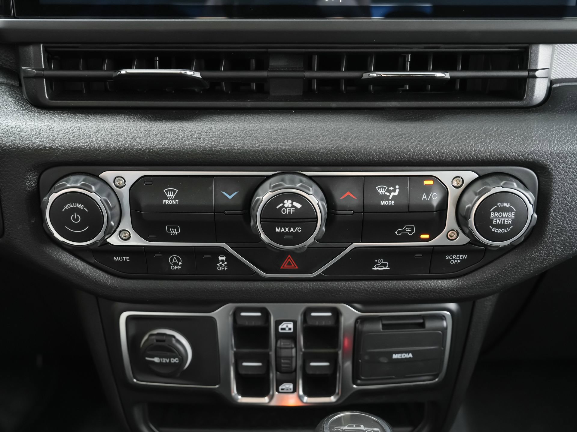 Used 2024 Jeep Gladiator Sport AWD/4WD image 14