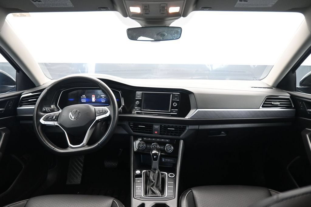 Used 2024 Volkswagen Jetta SE FWD image 35