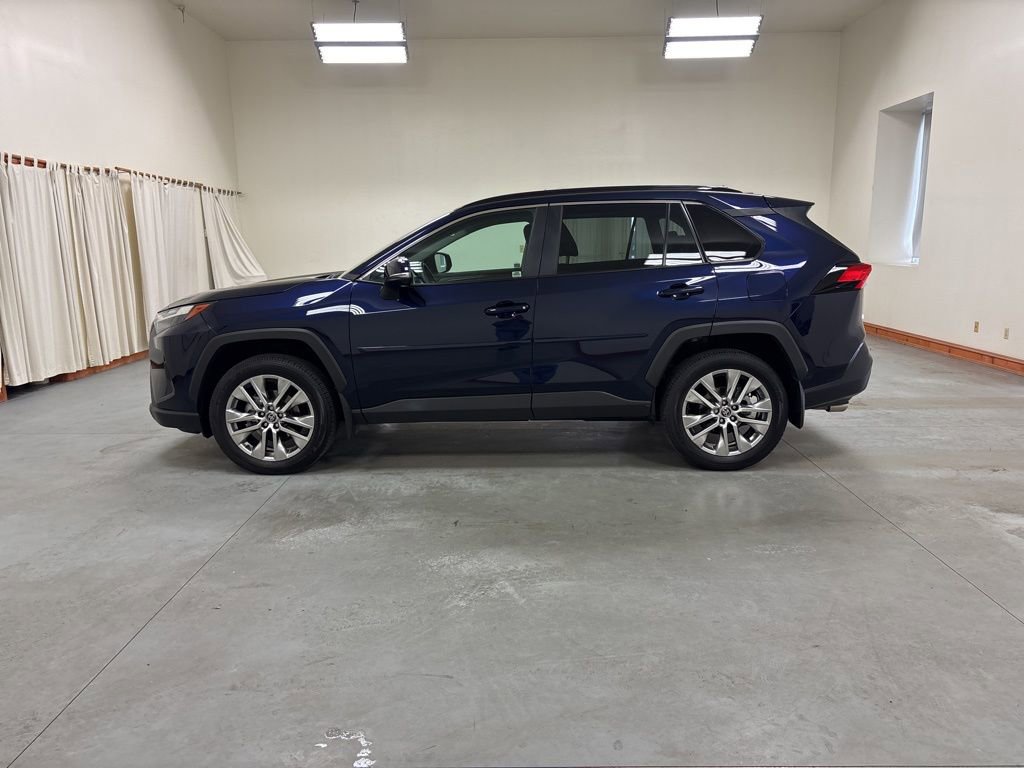 Used 2023 Toyota RAV4 XLE Premium AWD/4WD image 5
