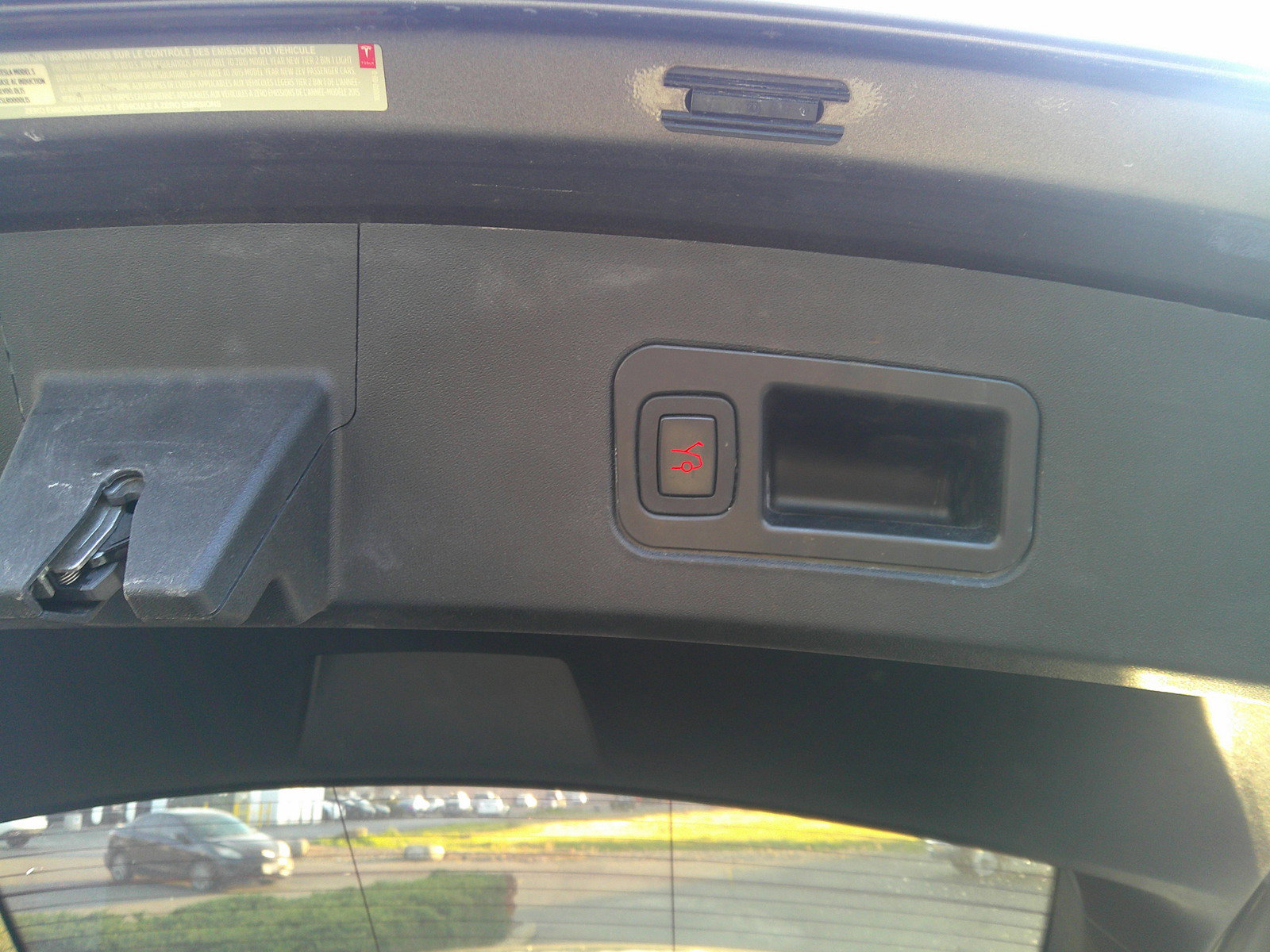 Used 2015 Tesla Model S 85 image 12