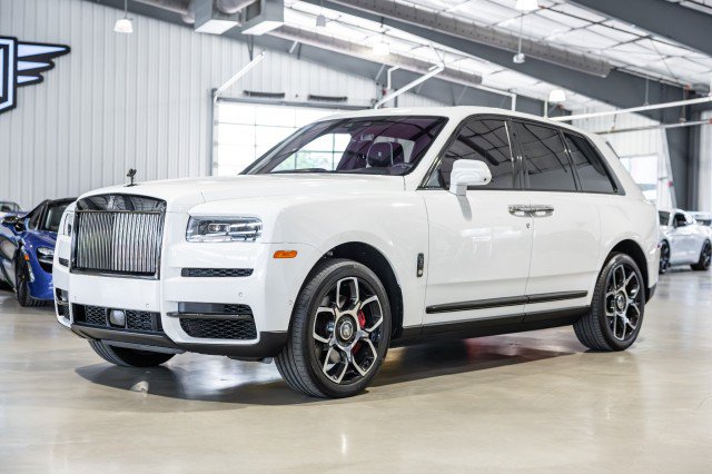 Used 2022 Rolls-Royce Cullinan Black Badge AWD/4WD image 2