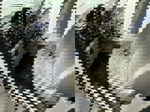 New 2026 Volkswagen Atlas SE image 16