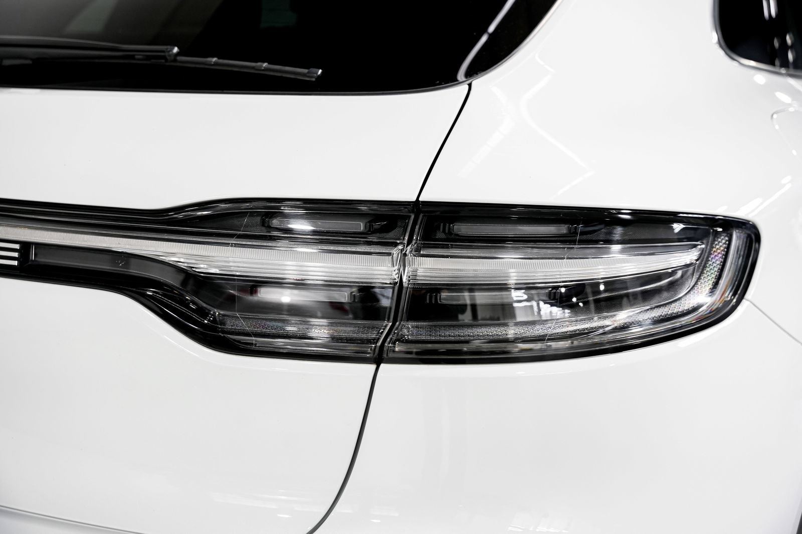 Used 2023 Porsche Macan S AWD/4WD image 44