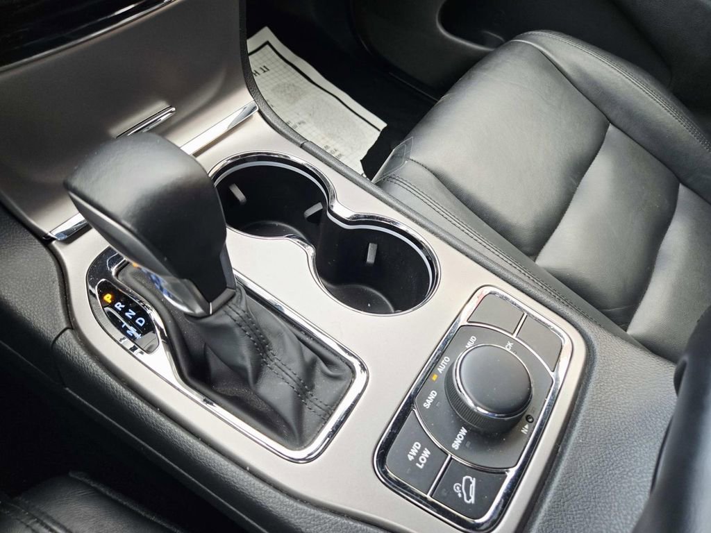 Used 2019 Jeep Grand Cherokee Limited image 31