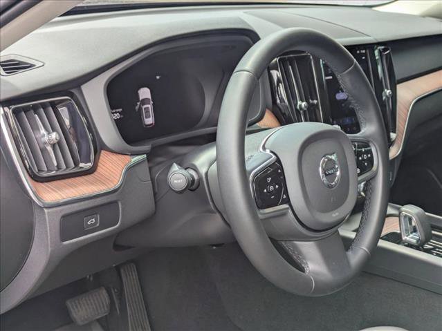 Used 2024 Volvo XC60 B5 Plus AWD/4WD image 3