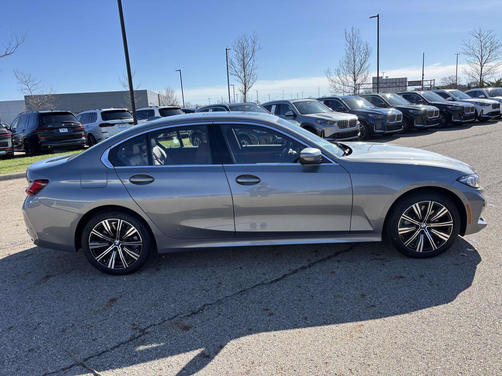 Used 2026 BMW 330i xDrive Sedan w/ Premium Package AWD/4WD image 4