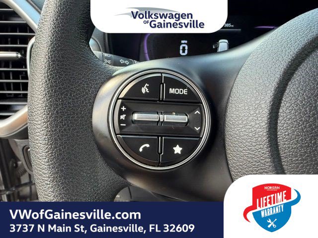 Used 2025 Kia Soul LX w/ LX Technology Package FWD image 22