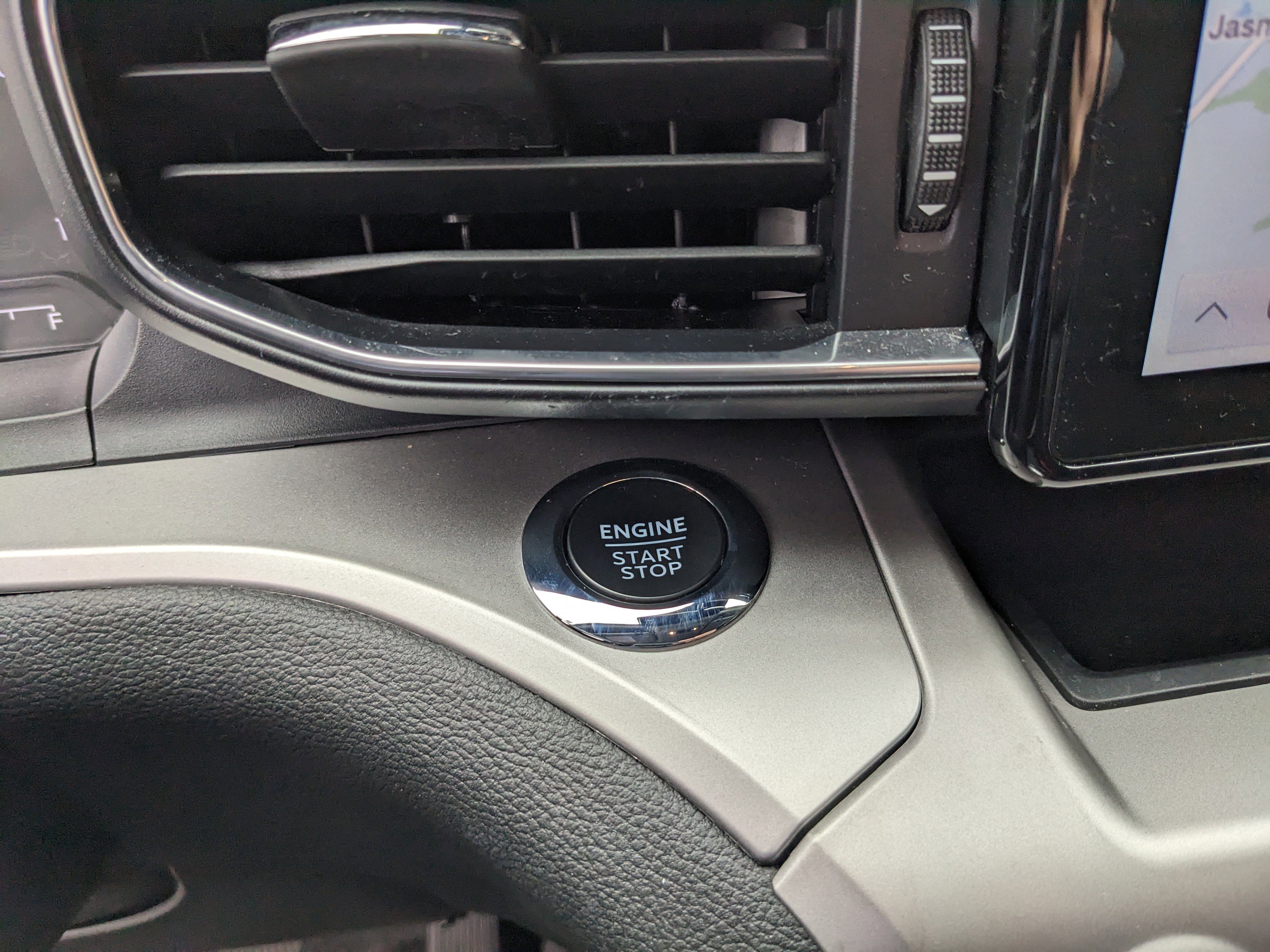 Certified 2022 Ford Explorer XLT w/ Equipment Group 202A image 26