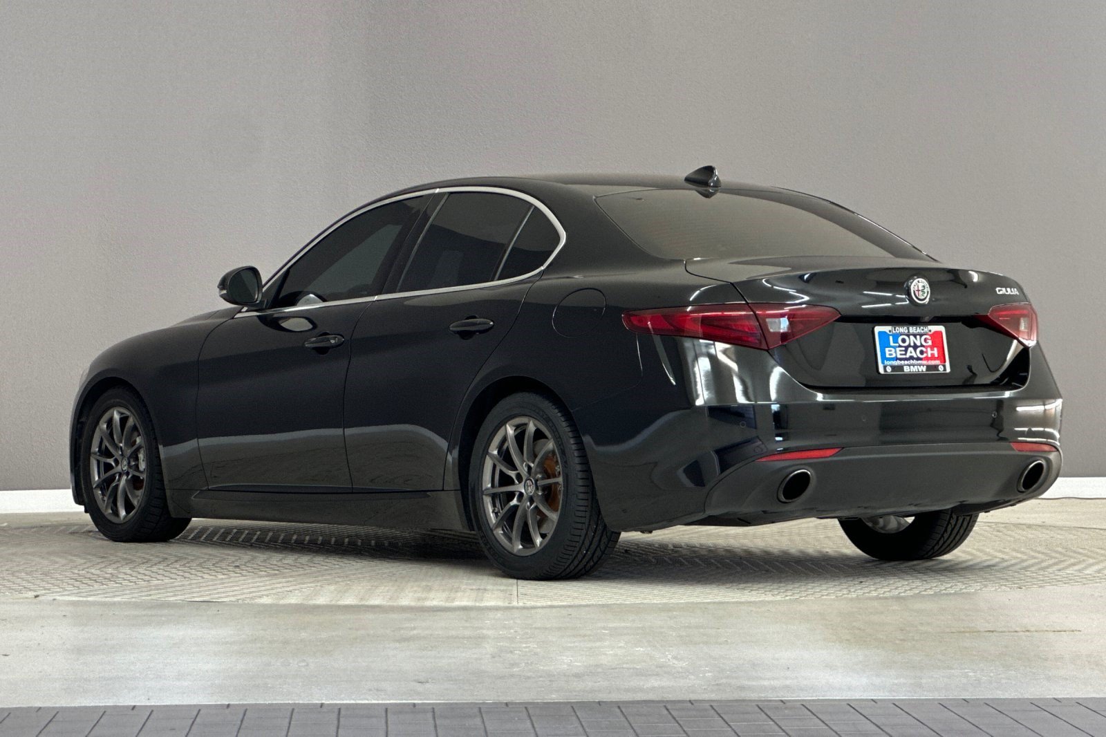 Used 2020 Alfa Romeo Giulia RWD image 3