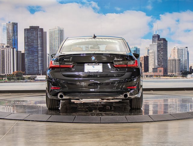 Certified 2022 BMW 330i xDrive Sedan w/ Driving Assistance Package image 11