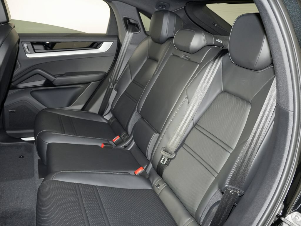 New 2026 Porsche Cayenne Coupe AWD/4WD image 35