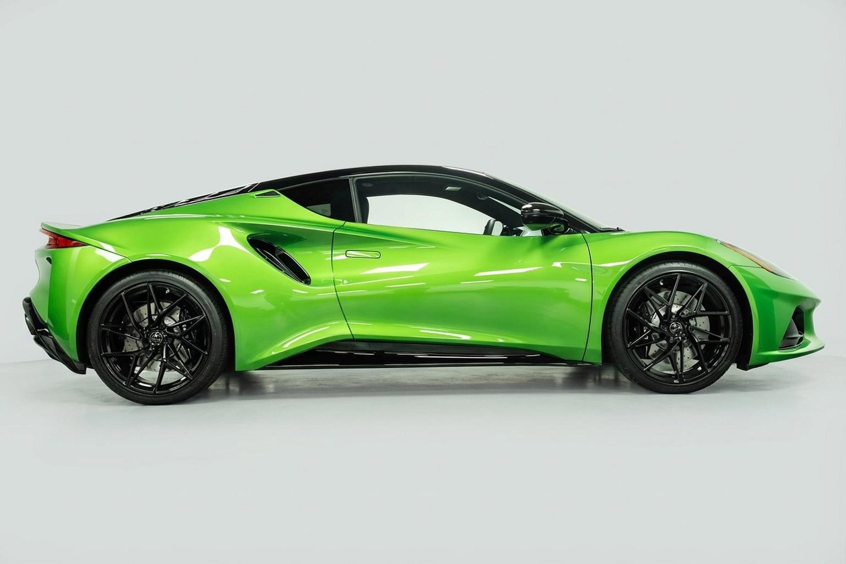 New 2026 Lotus Emira SE image 5