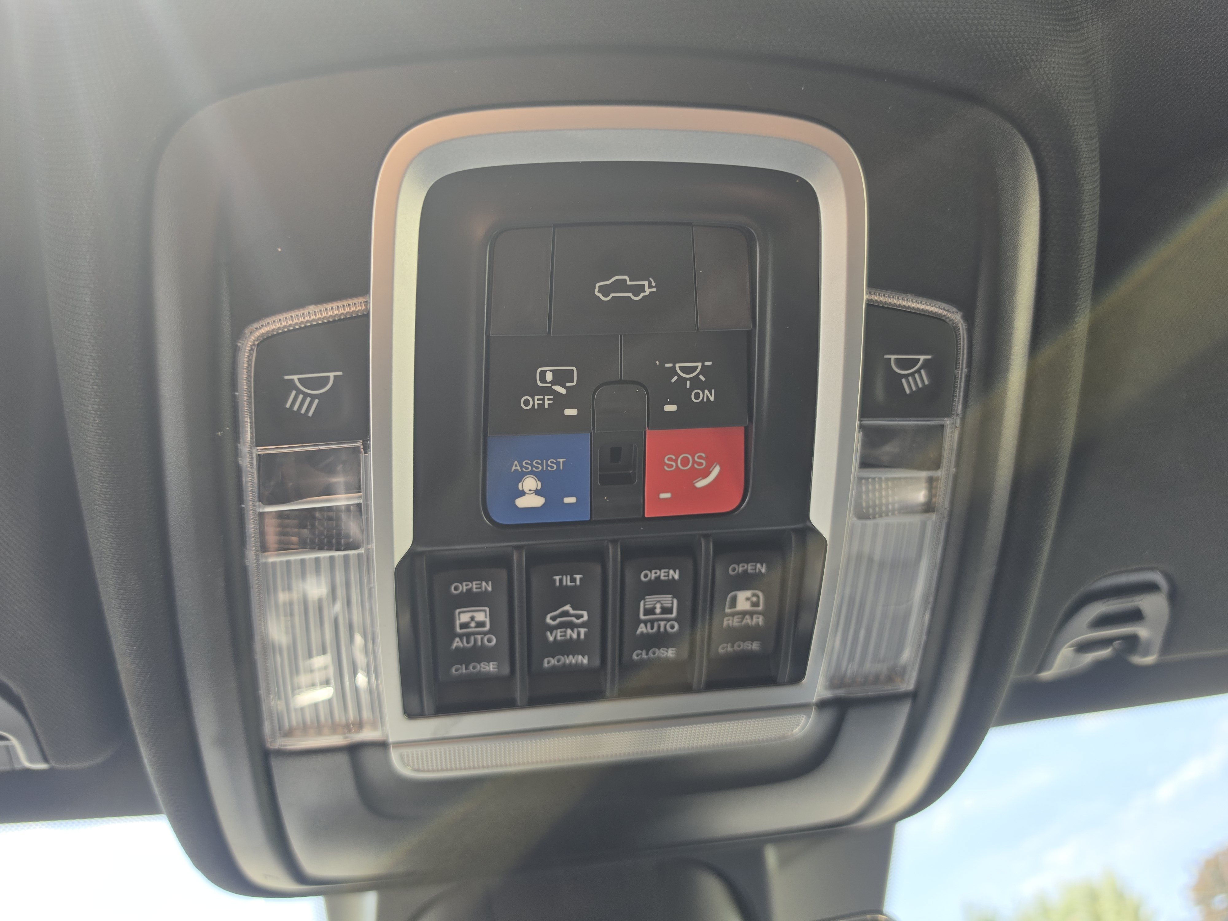 Used 2024 RAM 1500 Limited AWD/4WD image 41
