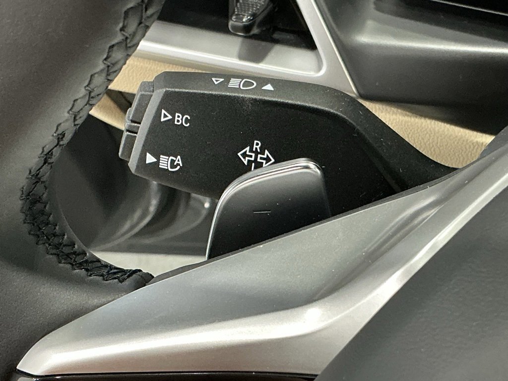 Used 2025 BMW 330i Sedan w/ Convenience Package image 18