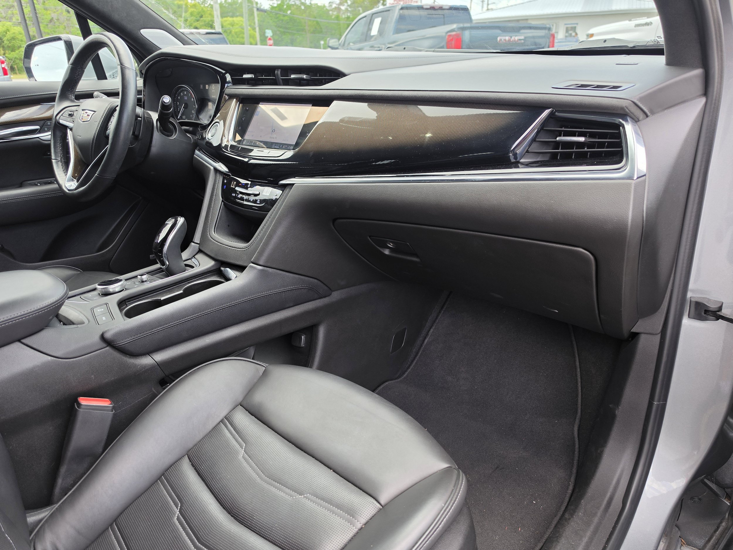 Used 2023 Cadillac XT6 Premium Luxury w/ Platinum Package AWD/4WD image 14