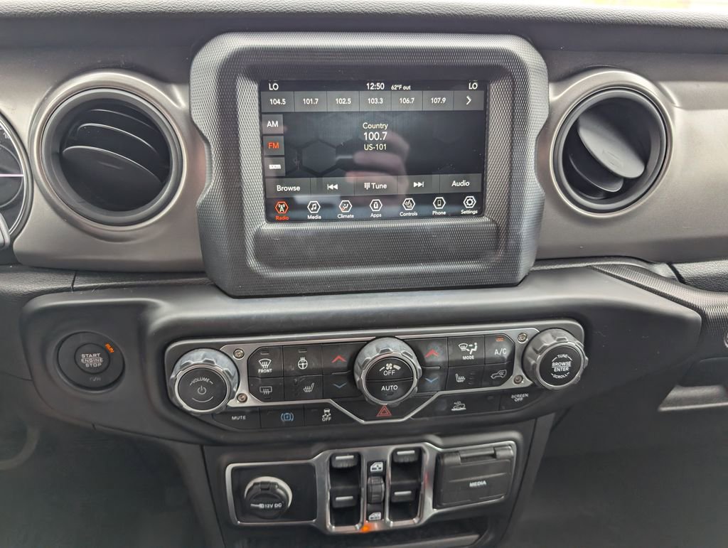 Used 2023 Jeep Wrangler Unlimited w/ Cold Weather Group image 19