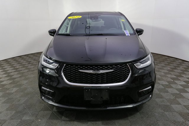 Used 2024 Chrysler Pacifica Select image 4