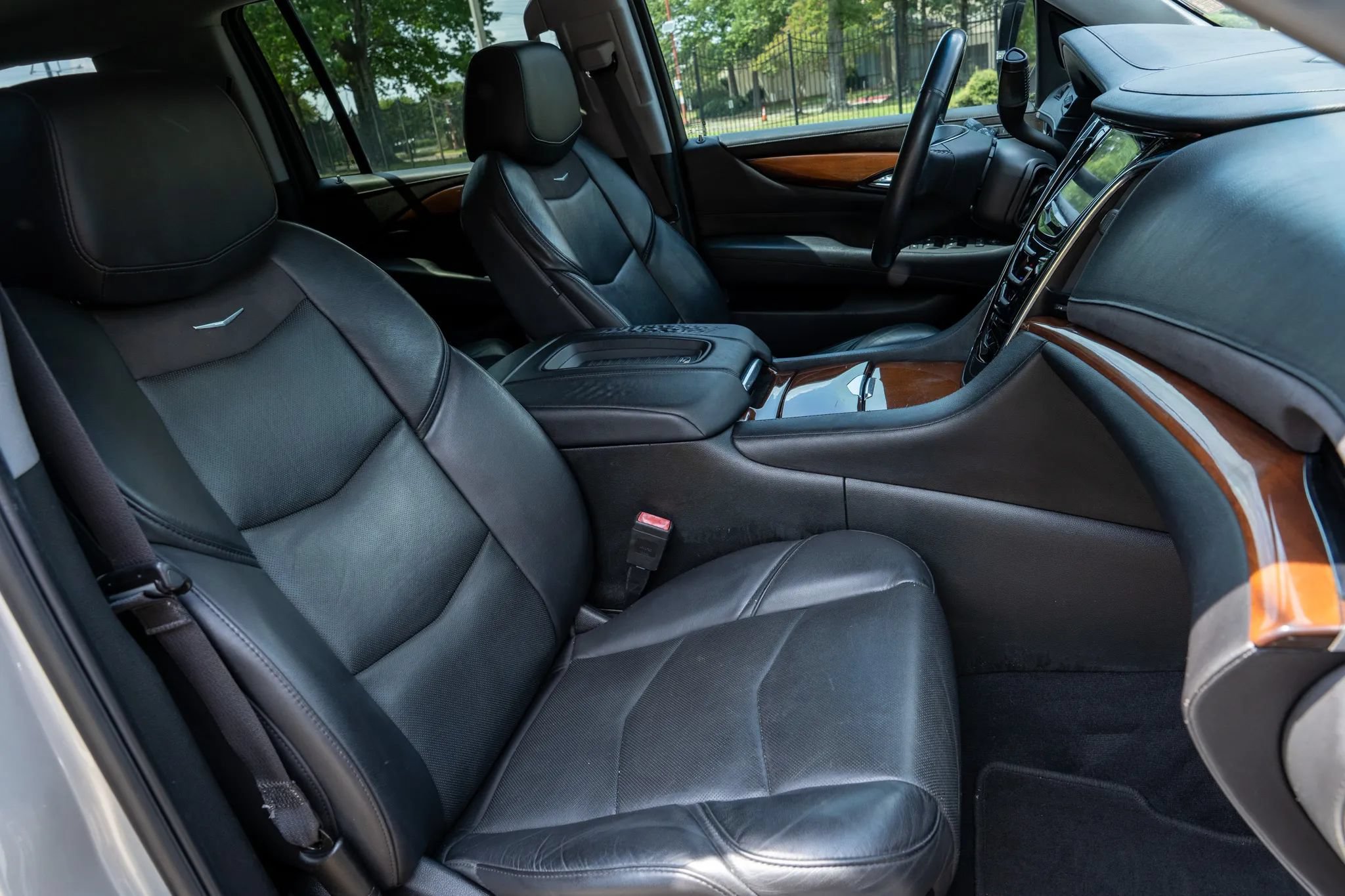 Used 2018 Cadillac Escalade ESV Luxury RWD image 18