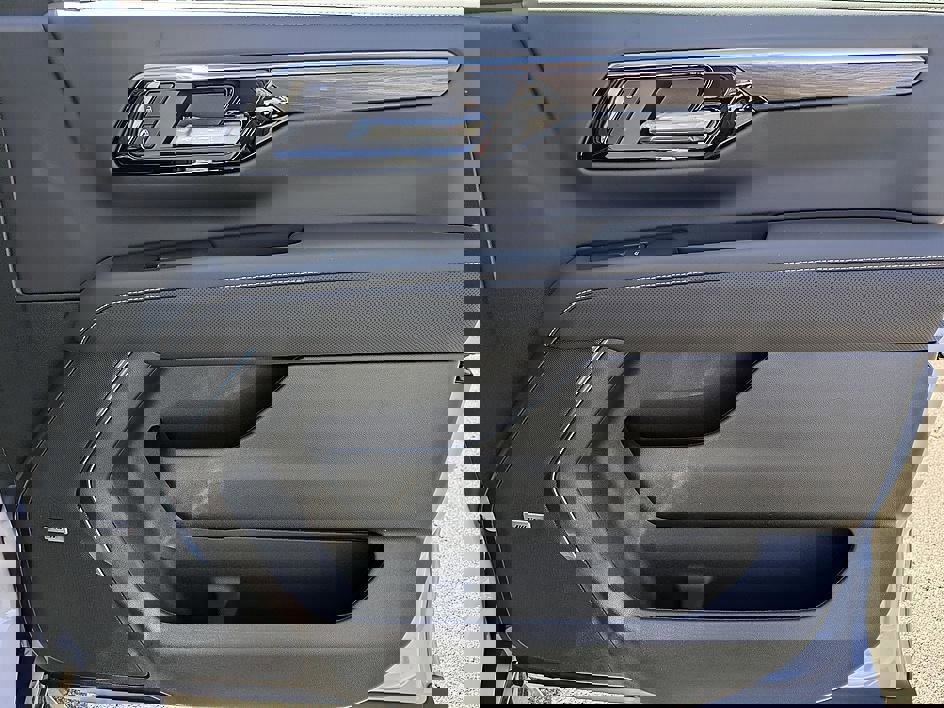 New 2026 Chevrolet Suburban Premier w/ Sun And Tow Package image 34