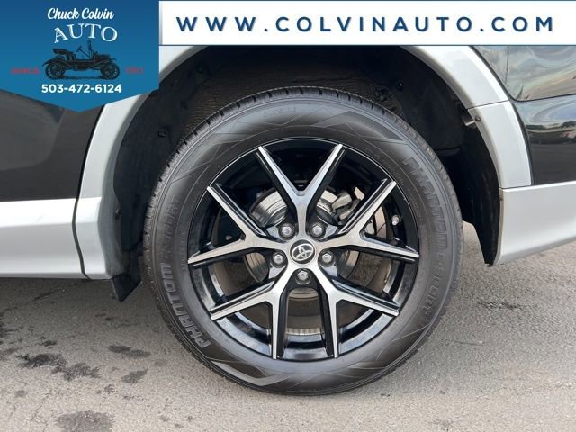 Used 2016 Toyota RAV4 SE image 11