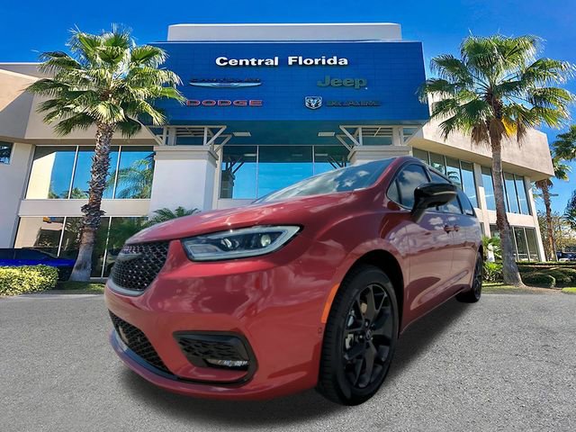 New 2026 Chrysler Pacifica Limited w/ S Appearance Package image 9