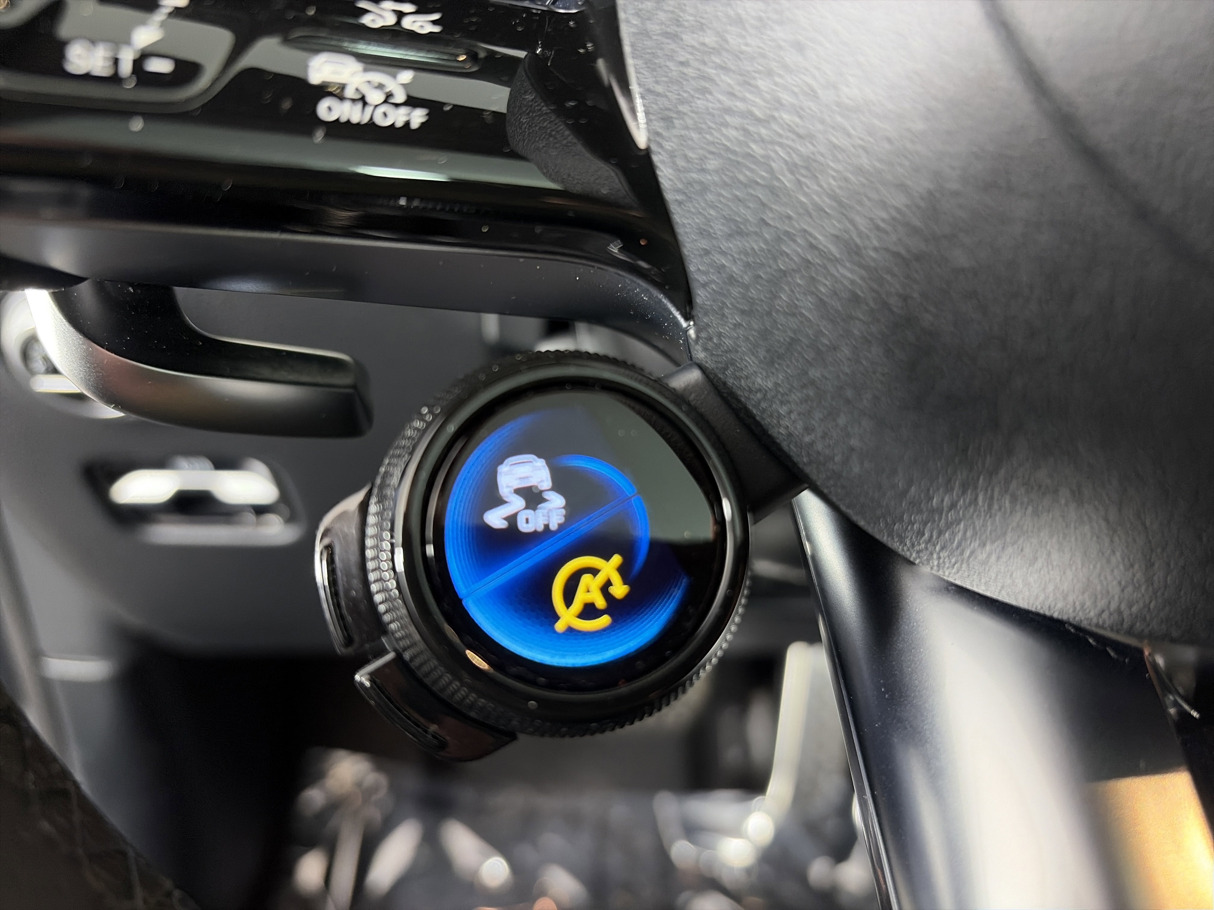 Certified 2025 Mercedes-Benz GLC 43 AMG 4MATIC image 36