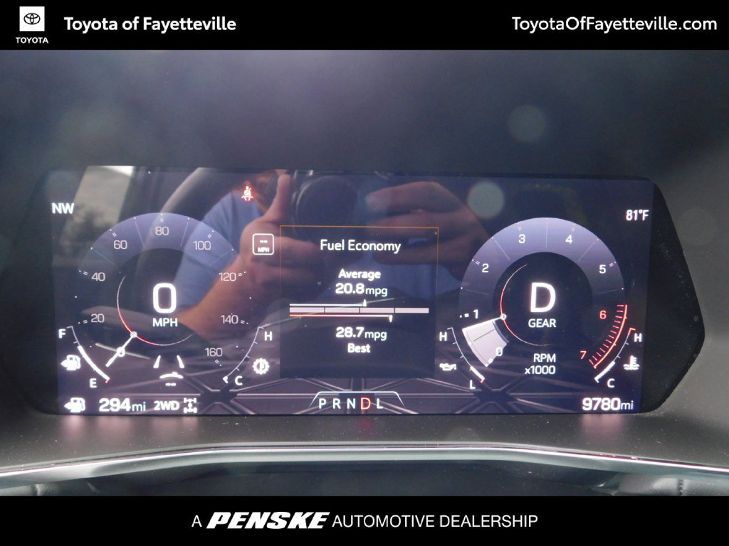 Used 2025 GMC Canyon Elevation w/ Technology Package AWD/4WD image 6