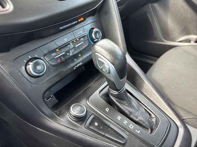 Used 2017 Ford Focus SE w/ Cold Weather Package image 22