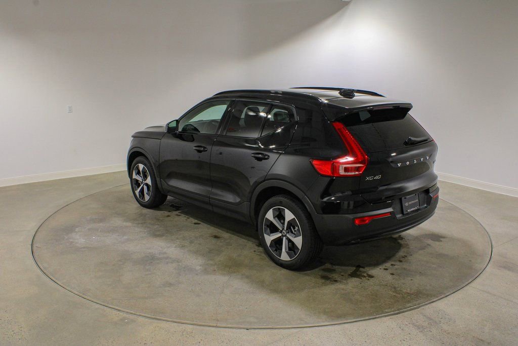 Used 2026 Volvo XC40 B5 Plus w/ Protection Package Premier image 3