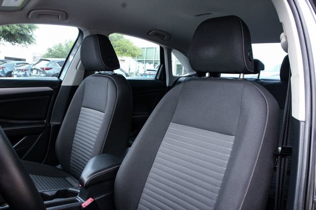 Used 2022 Volkswagen Jetta S image 11