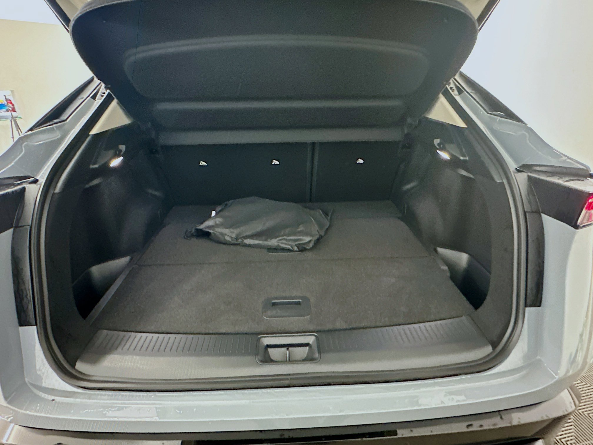 Used 2023 Nissan Ariya AWD image 30