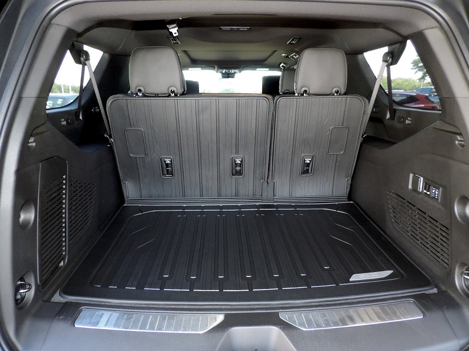 New 2026 GMC Yukon XL Denali Ultimate w/ LPO, Floor Liner Package AWD/4WD image 15