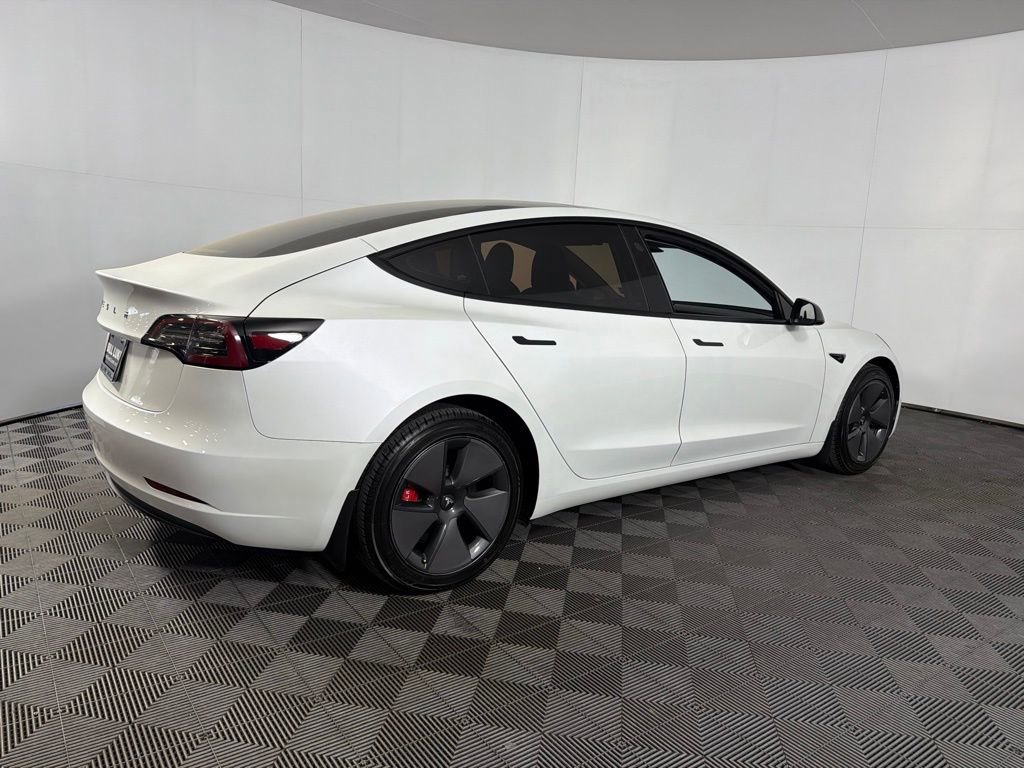 Used 2023 Tesla Model 3 Standard Range image 4