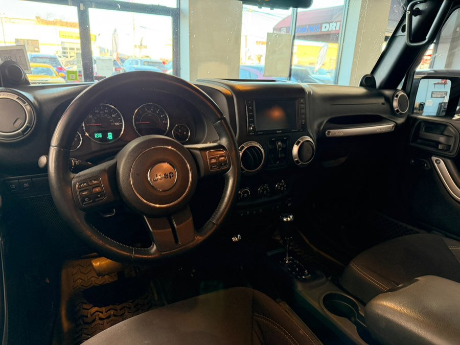 Used 2013 Jeep Wrangler Unlimited Rubicon w/ Connectivity Group image 23