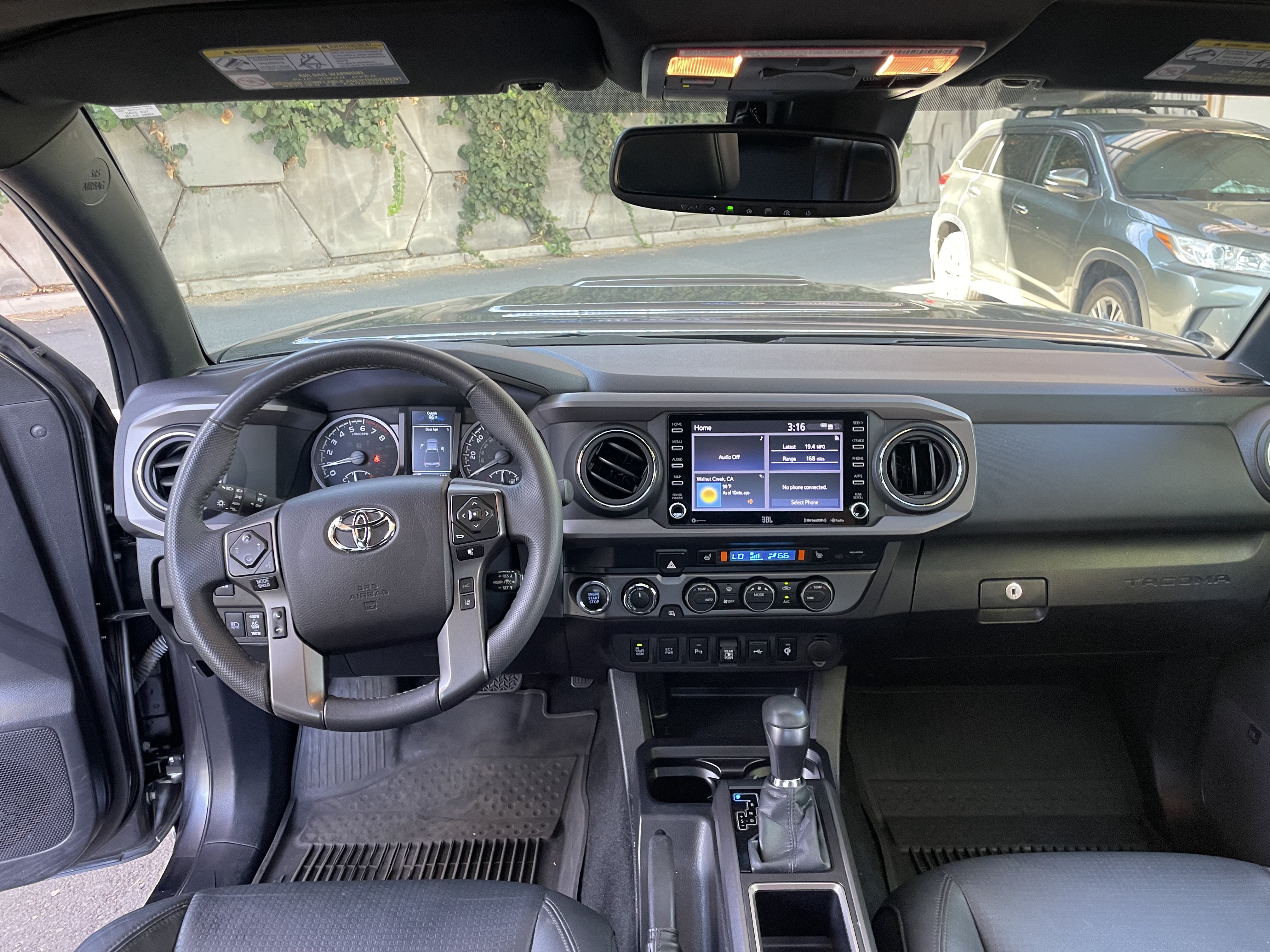 Used 2023 Toyota Tacoma TRD Sport w/ TRD Premium Sport Package AWD/4WD image 4