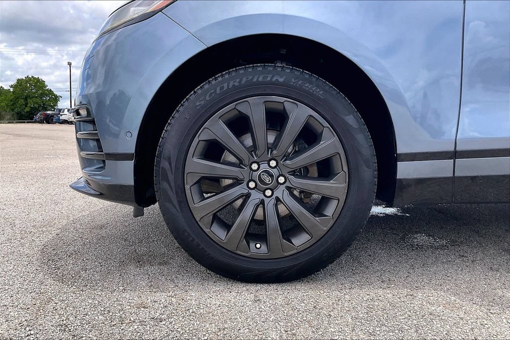 Used 2019 Land Rover Range Rover Velar R-Dynamic SE AWD/4WD image 35