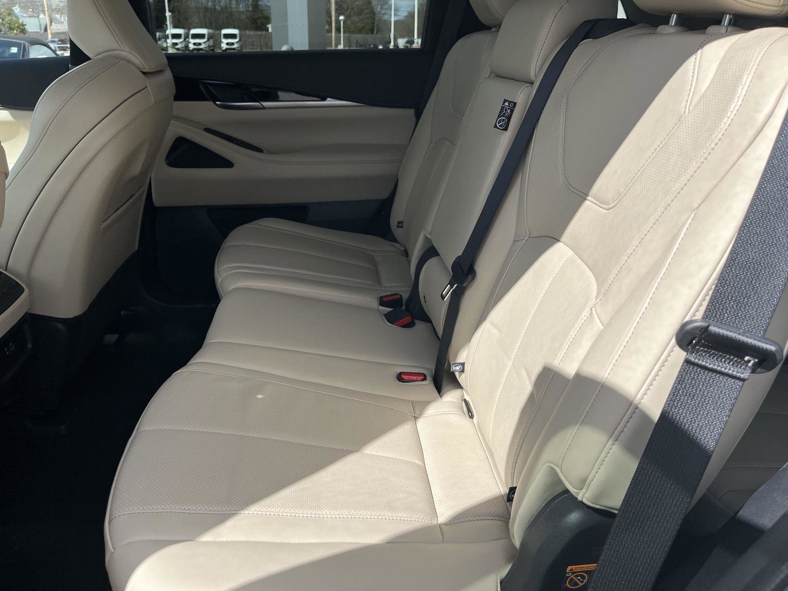 Certified 2025 INFINITI QX60 Pure image 12