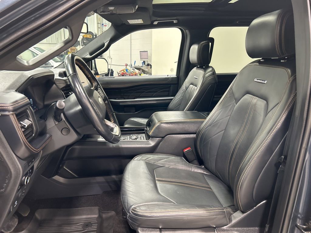 Used 2023 Ford Expedition Platinum image 10