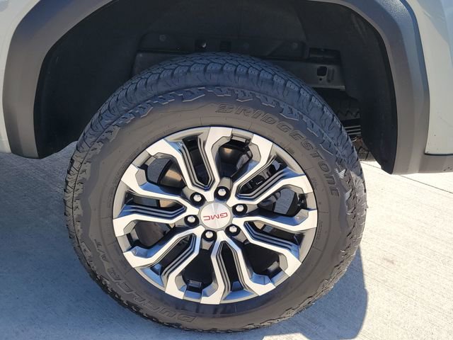 Used 2024 GMC Canyon Denali image 18