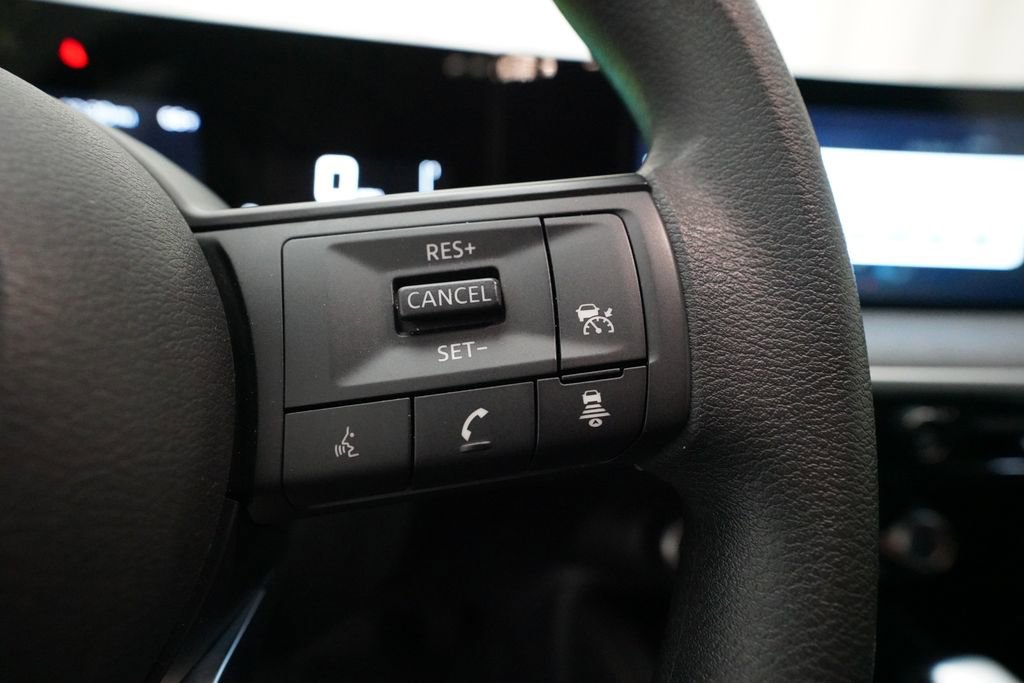 Used 2025 Nissan Kicks SV image 18