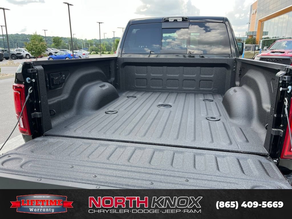 New 2026 RAM 2500 Laramie AWD/4WD image 18